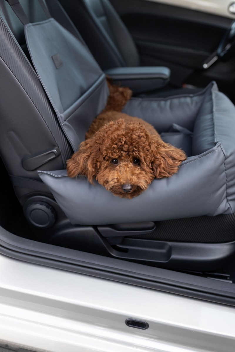 АВТОКРЕСЛО ДЛЯ СОБАКИ RELAXED LEATHER GRAPHITE