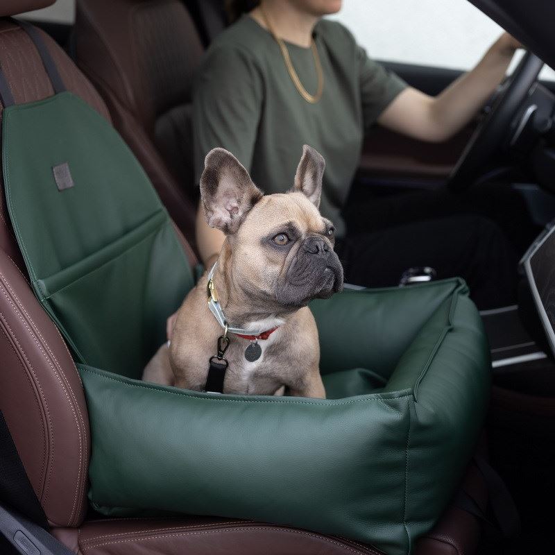 АВТОКРІСЛО ДЛЯ СОБАКИ RELAXED LEATHER GREEN